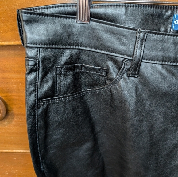 NWT Faux-Leather Black High Rise Straight Leg Stretch Pants 16P - Picture 7 of 15